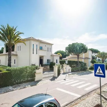 Villa Delightful Vilamoura - 3 Bedrooms - Sol Golfe - Large Gardens - Golf Course Views