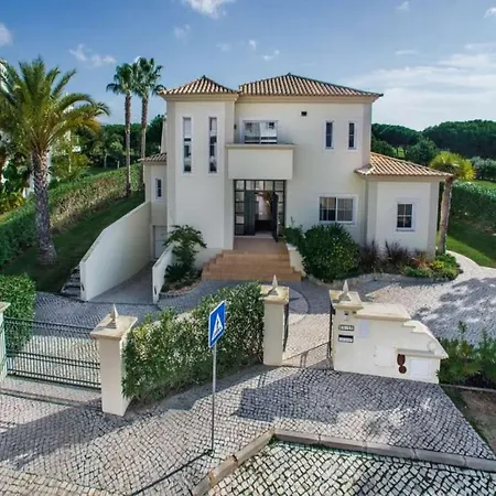 Villa Delightful Vilamoura - 3 Bedrooms - Sol Golfe - Large Gardens - Golf Course Views *
