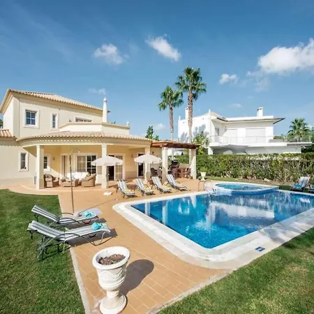 Delightful Vilamoura - 3 Bedrooms - Sol Golfe - Large Gardens - Golf Course Views Villa *