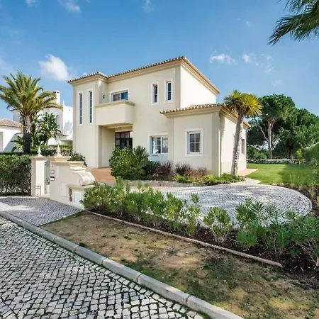 Delightful Vilamoura - 3 Bedrooms - Sol Golfe - Large Gardens - Golf Course Views *
